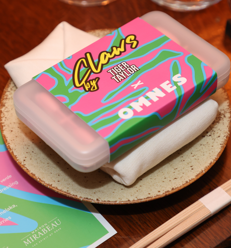 Claws x Omnes
