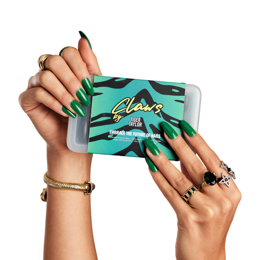 AMAZON GREEN BIODEGRADEABLE PRESS ON NAILS CLAWS KIT