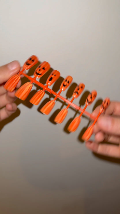 PUMPKIN CARVING CUSTOM CLAWS