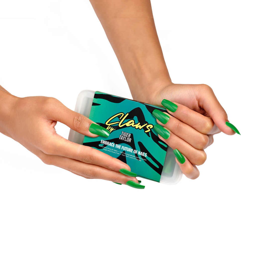 AMAZON GREEN BIODEGRADEABLE PRESS ON NAILS CLAWS KIT
