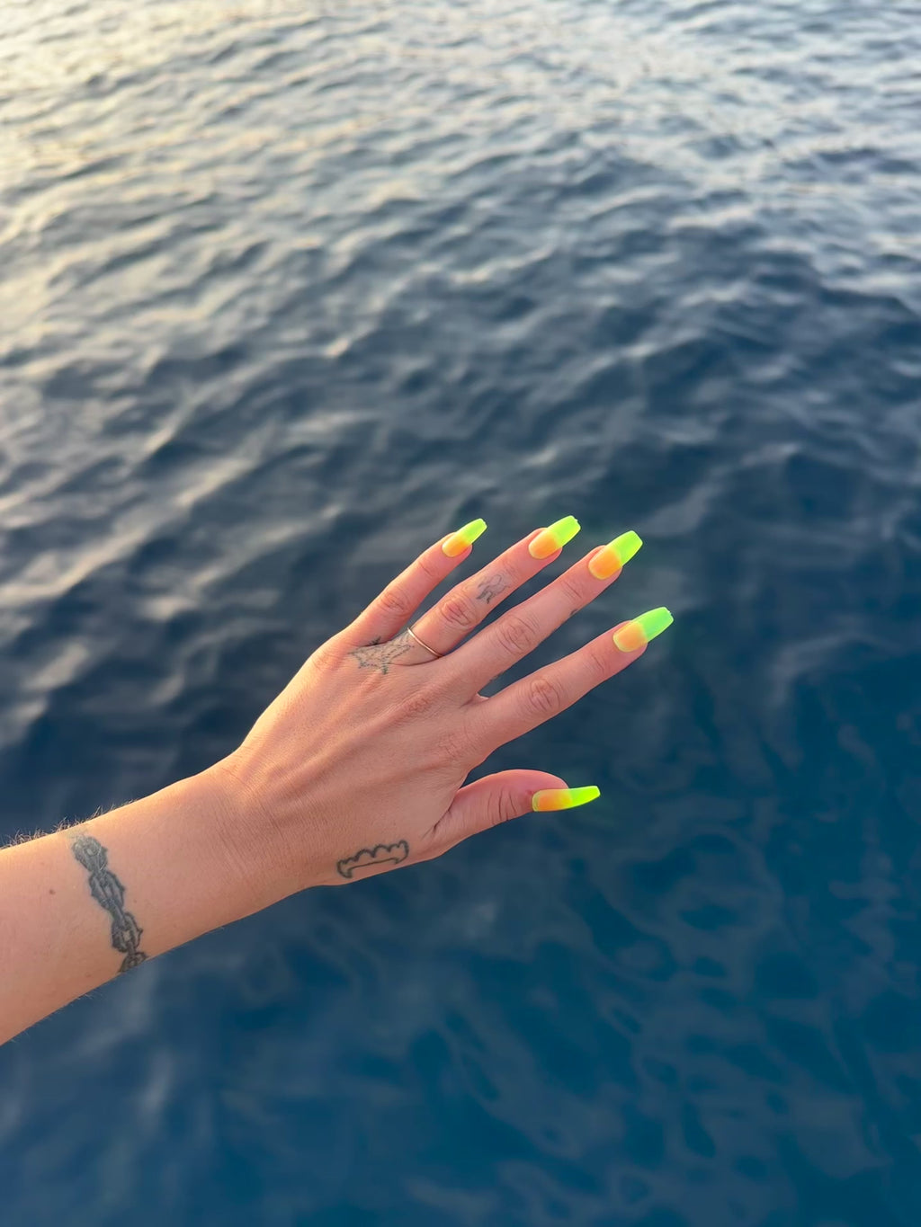 VEGAS NEON YELLOW JELLY BIODEGRADEABLE PRESS ON NAILS CLAWS KIT